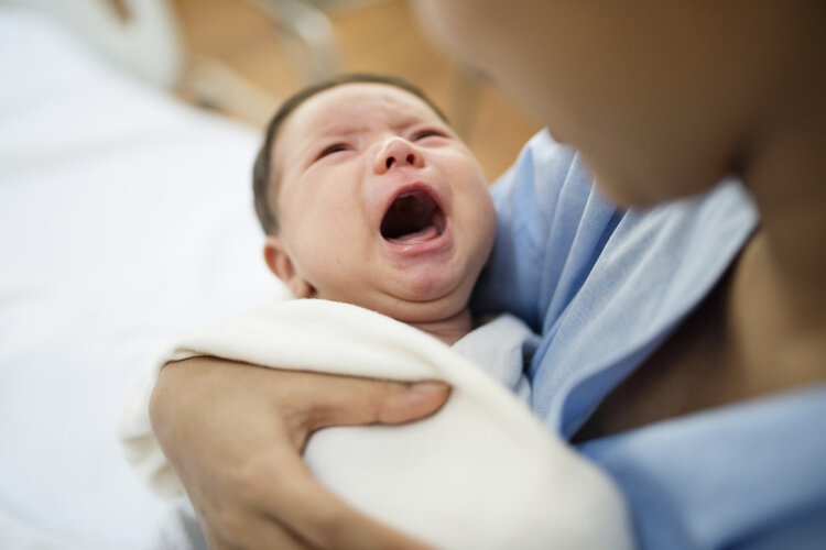 沈阳50岁助孕中介：如果你的孩子经常打嗝，该怎么办？试试中国的推拿